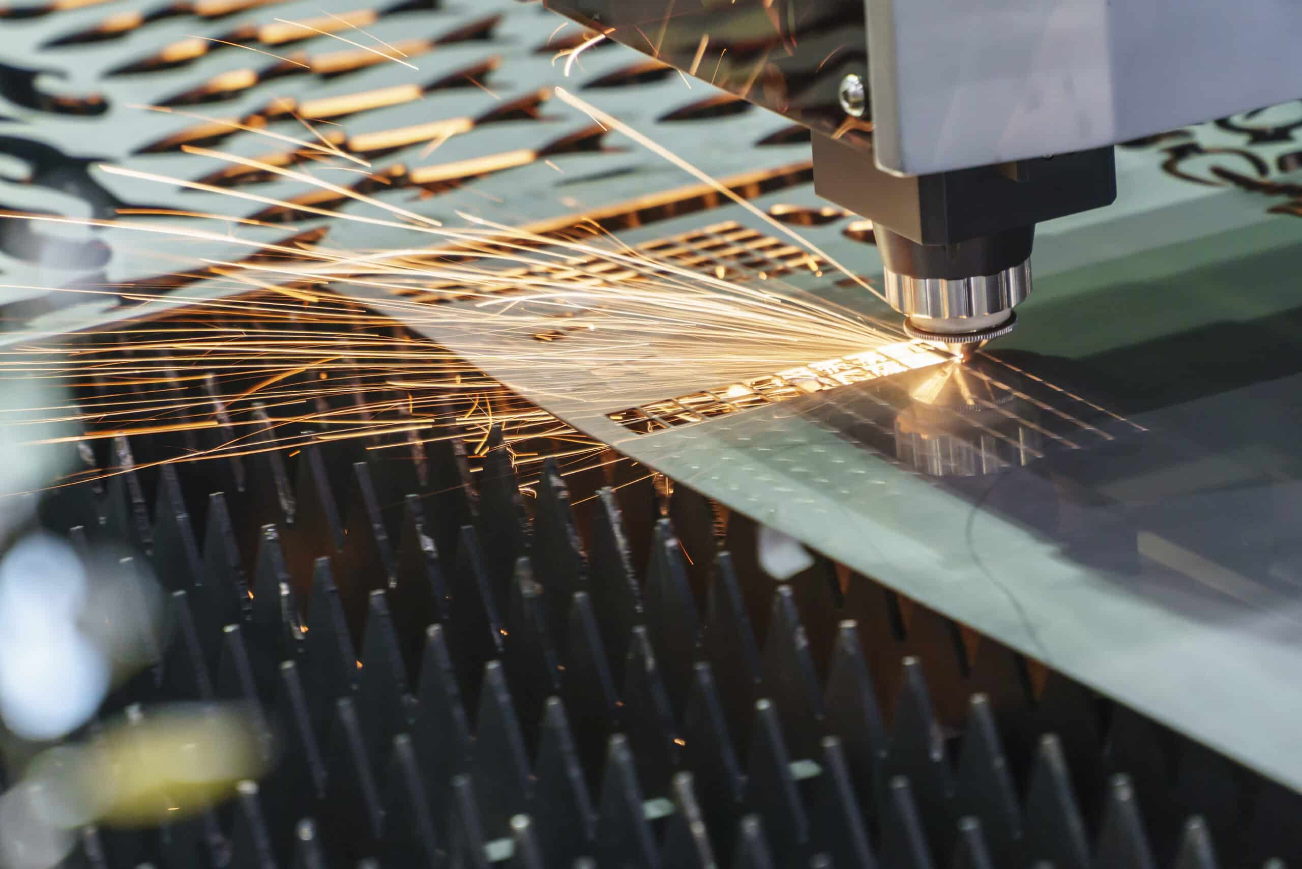 Metallbearbeitung mit der Laserschneidmaschine